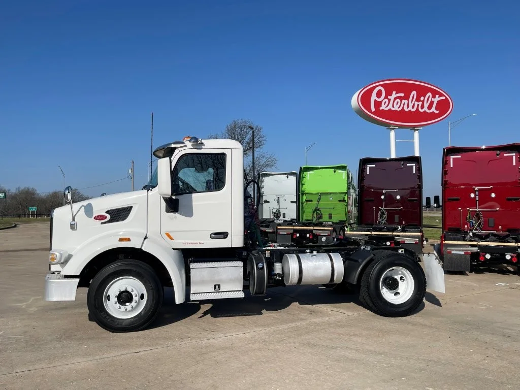 2019 Peterbilt 567 - image 2