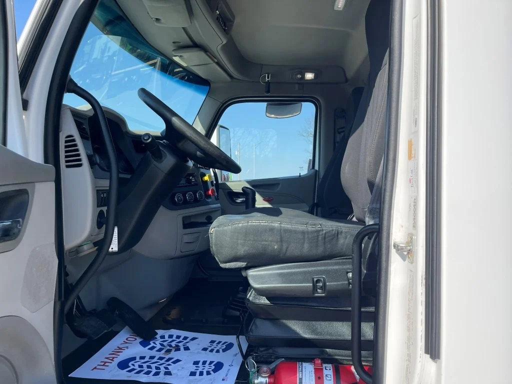 2019 Peterbilt 567 - image 10