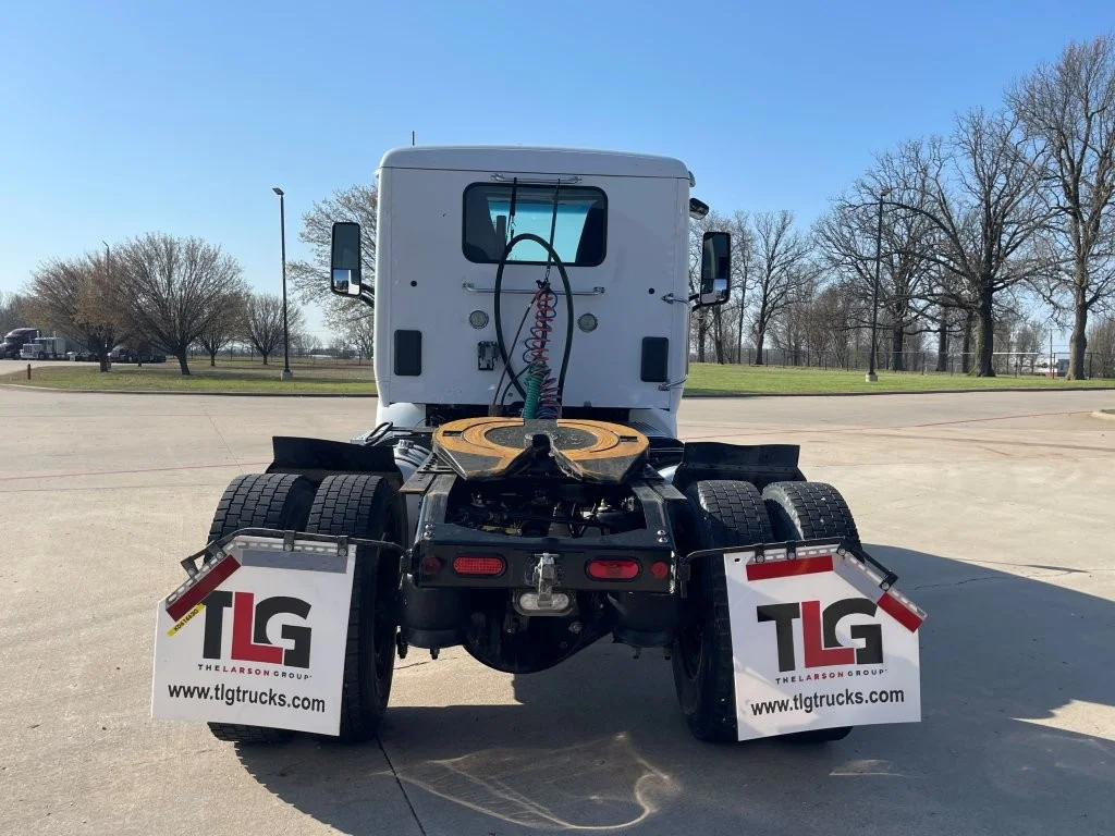 2019 Peterbilt 567 - image 4