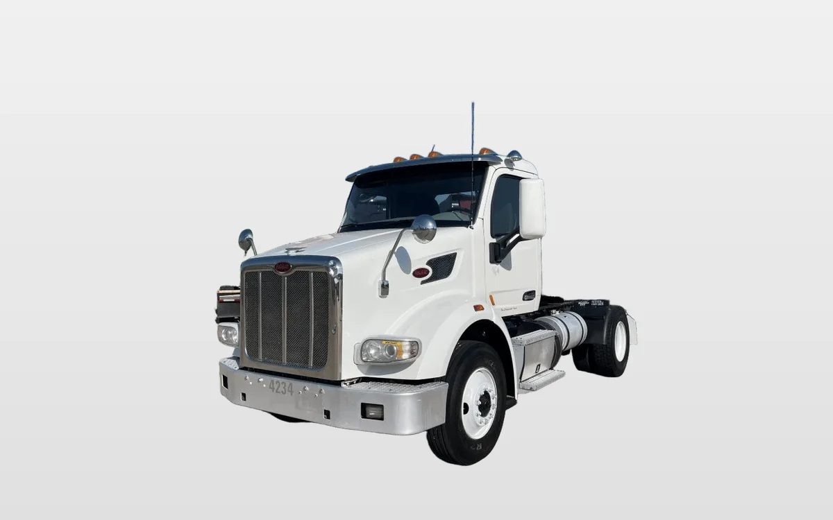 2019 Peterbilt 567 - image 1