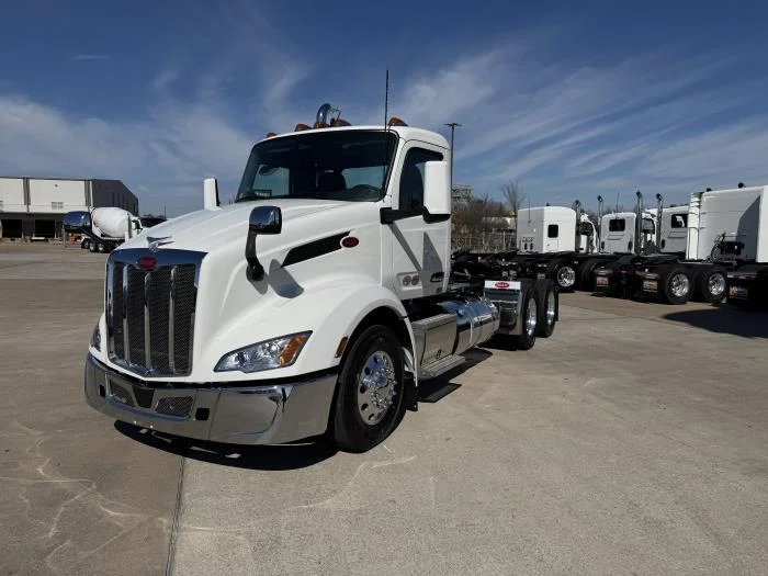 2026 Peterbilt 579 - image 2
