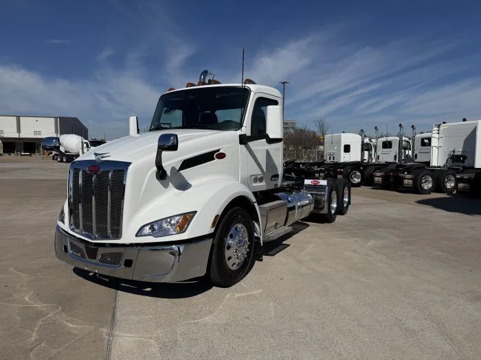 2026 Peterbilt 579 in Houston, TX — photo 3