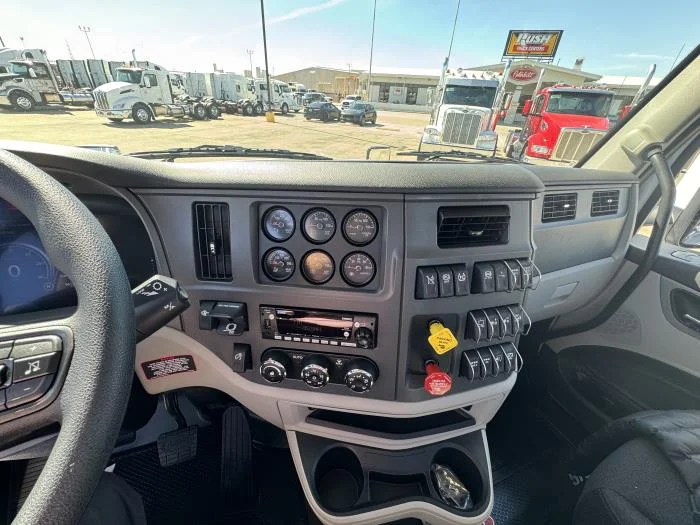 2026 Peterbilt 579 in Houston, TX — photo 14