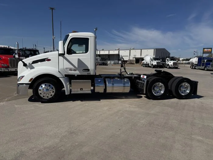 2026 Peterbilt 579 in Houston, TX — photo 4