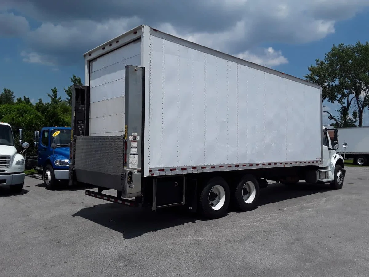 2019 Freightliner M2 106 in La Vergne, TN — photo 4