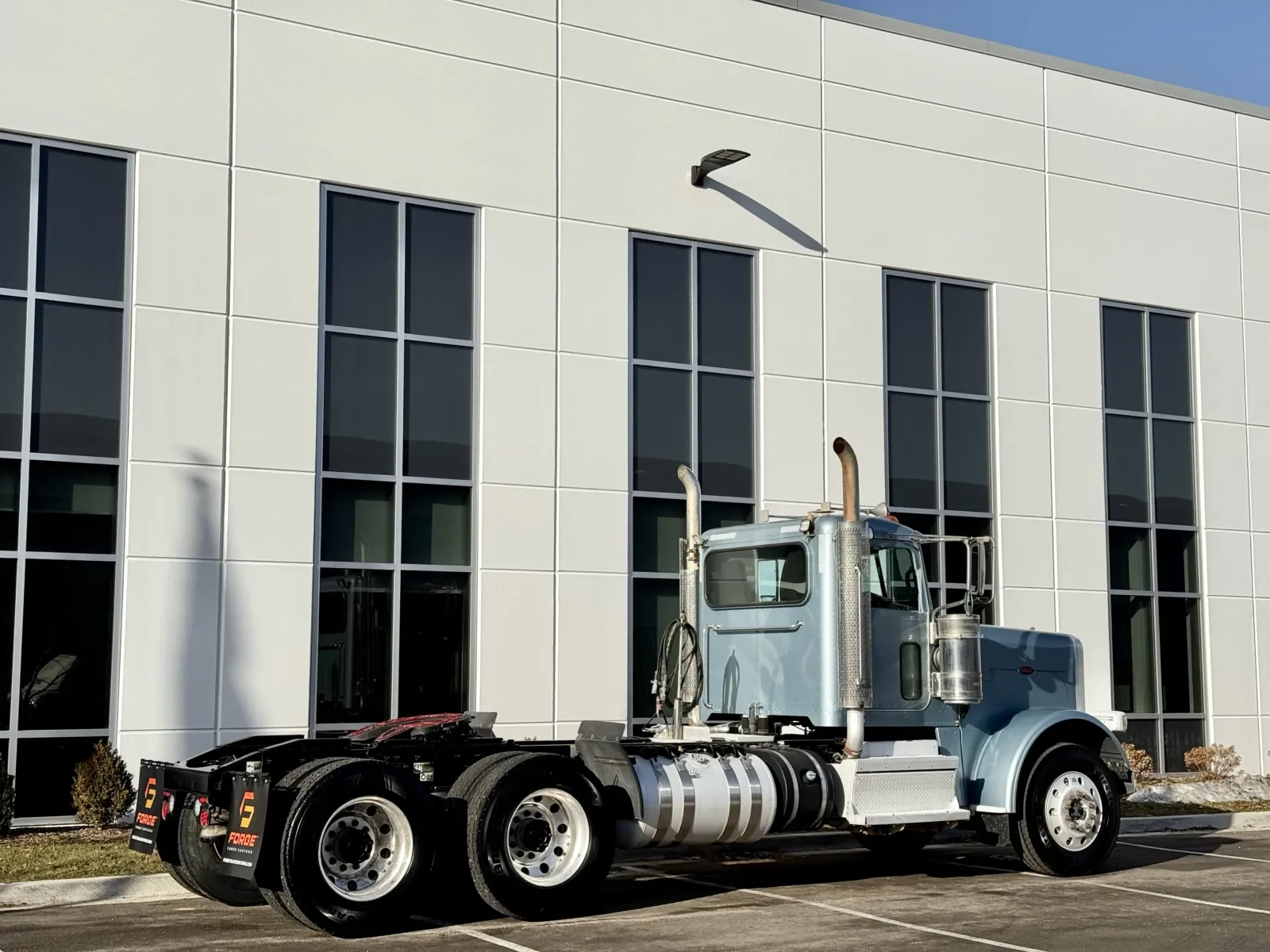 2018 Peterbilt 389 - image 5