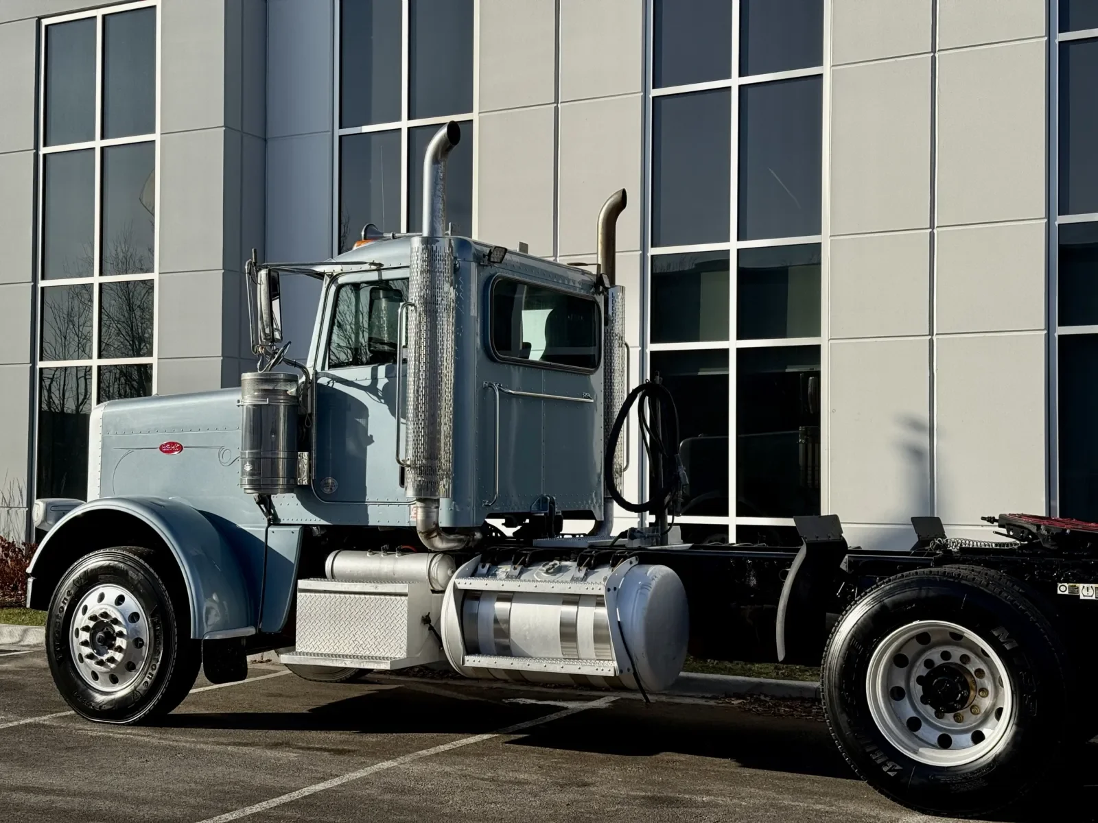 2018 Peterbilt 389 in New Lenox, IL — photo 8