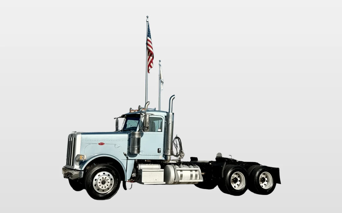 2018 Peterbilt 389 - image 1