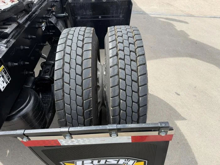 2021 Peterbilt 579 — photo 12
