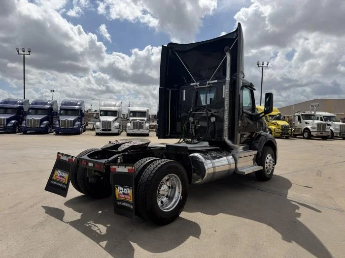 2021 Peterbilt 579 — photo 6