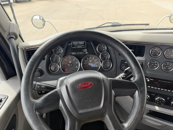 2021 Peterbilt 579 — photo 31