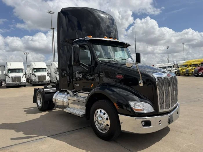 2021 Peterbilt 579 — photo 8