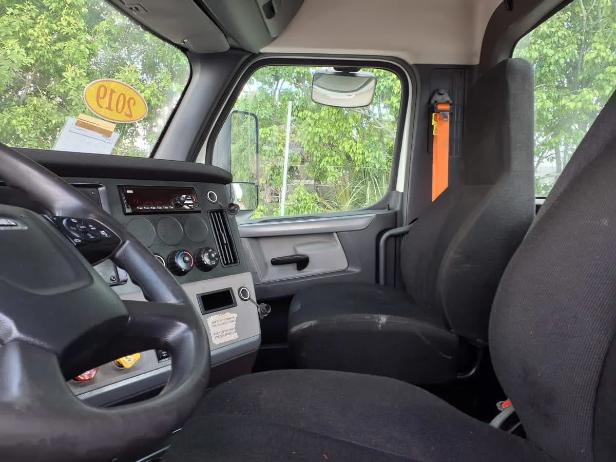 2019 Freightliner Cascadia in Davie, FL — photo 7