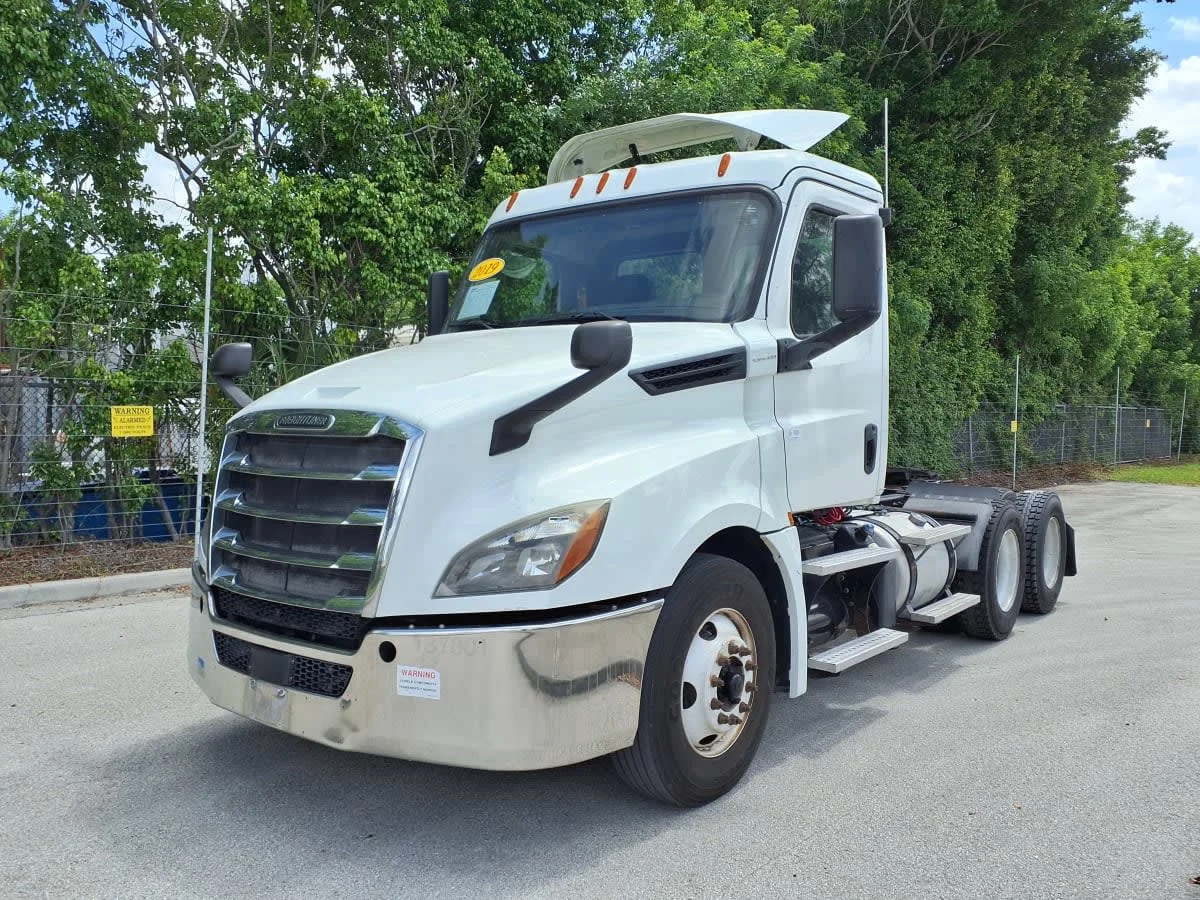 2019 Freightliner Cascadia in Davie, FL