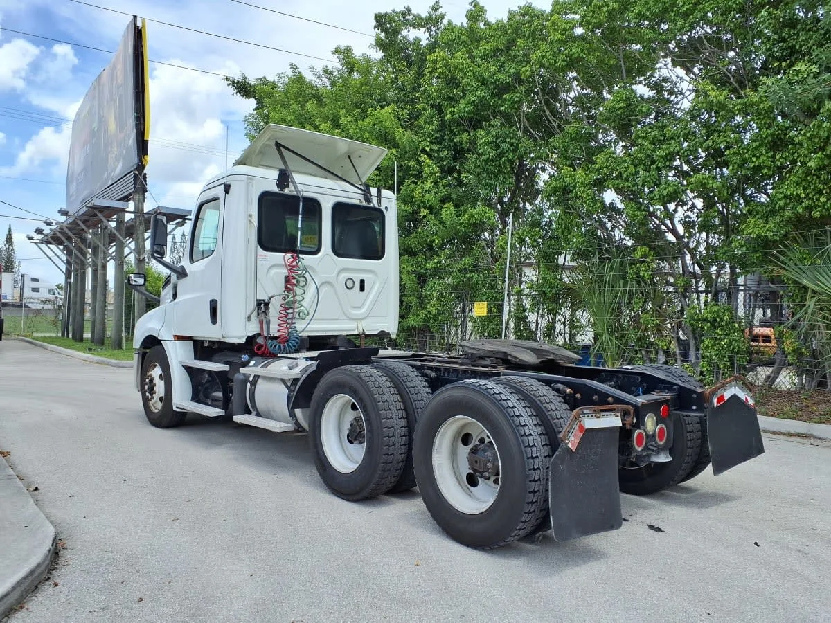 2019 Freightliner Cascadia in Davie, FL — photo 6