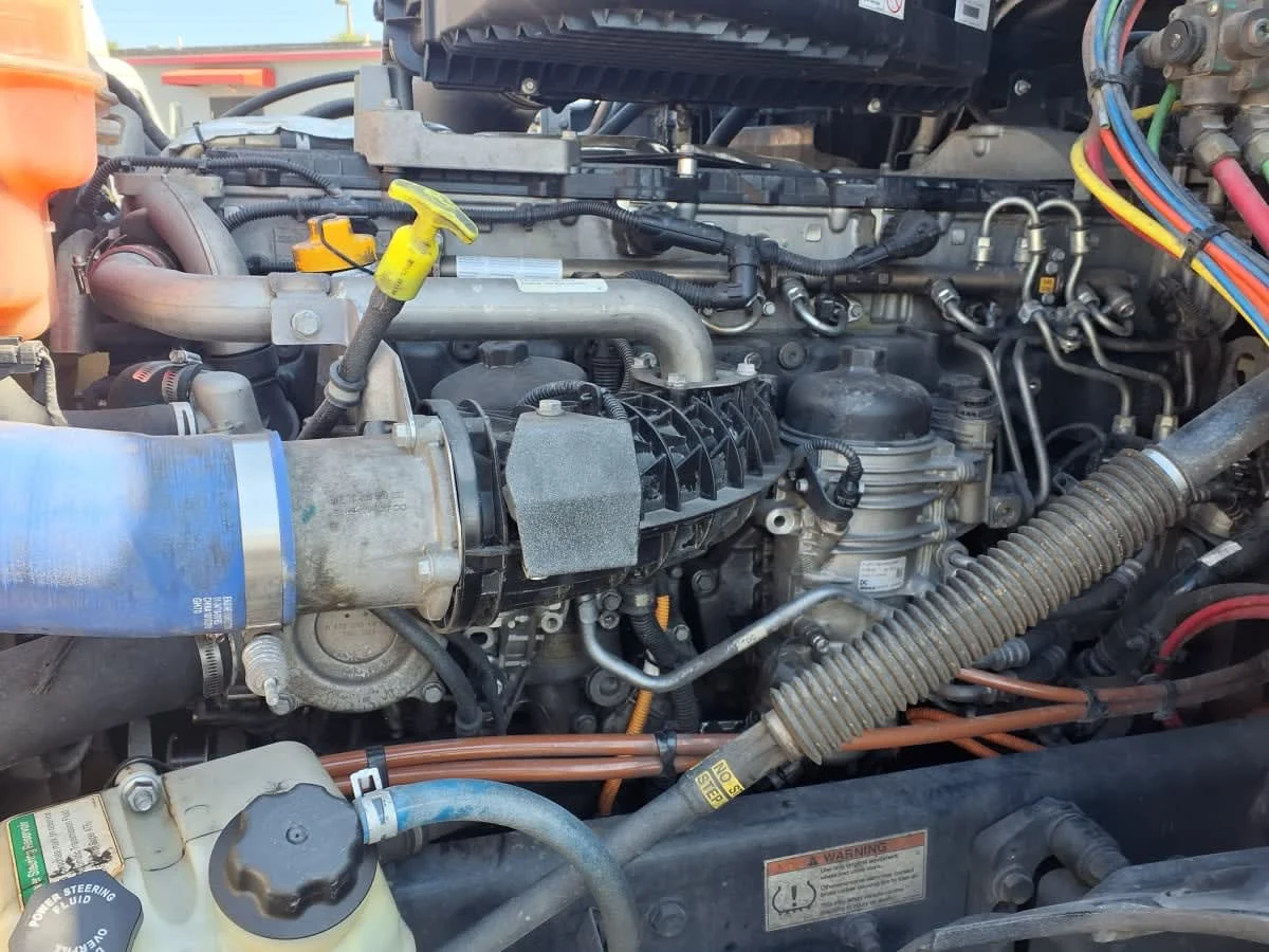 2020 Freightliner Cascadia - image 8