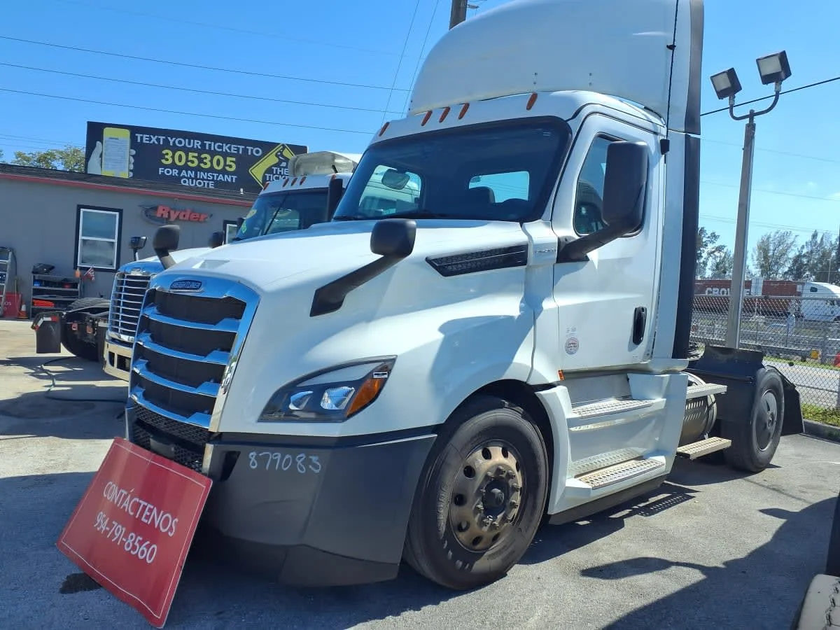 2020 Freightliner Cascadia in Davie, FL