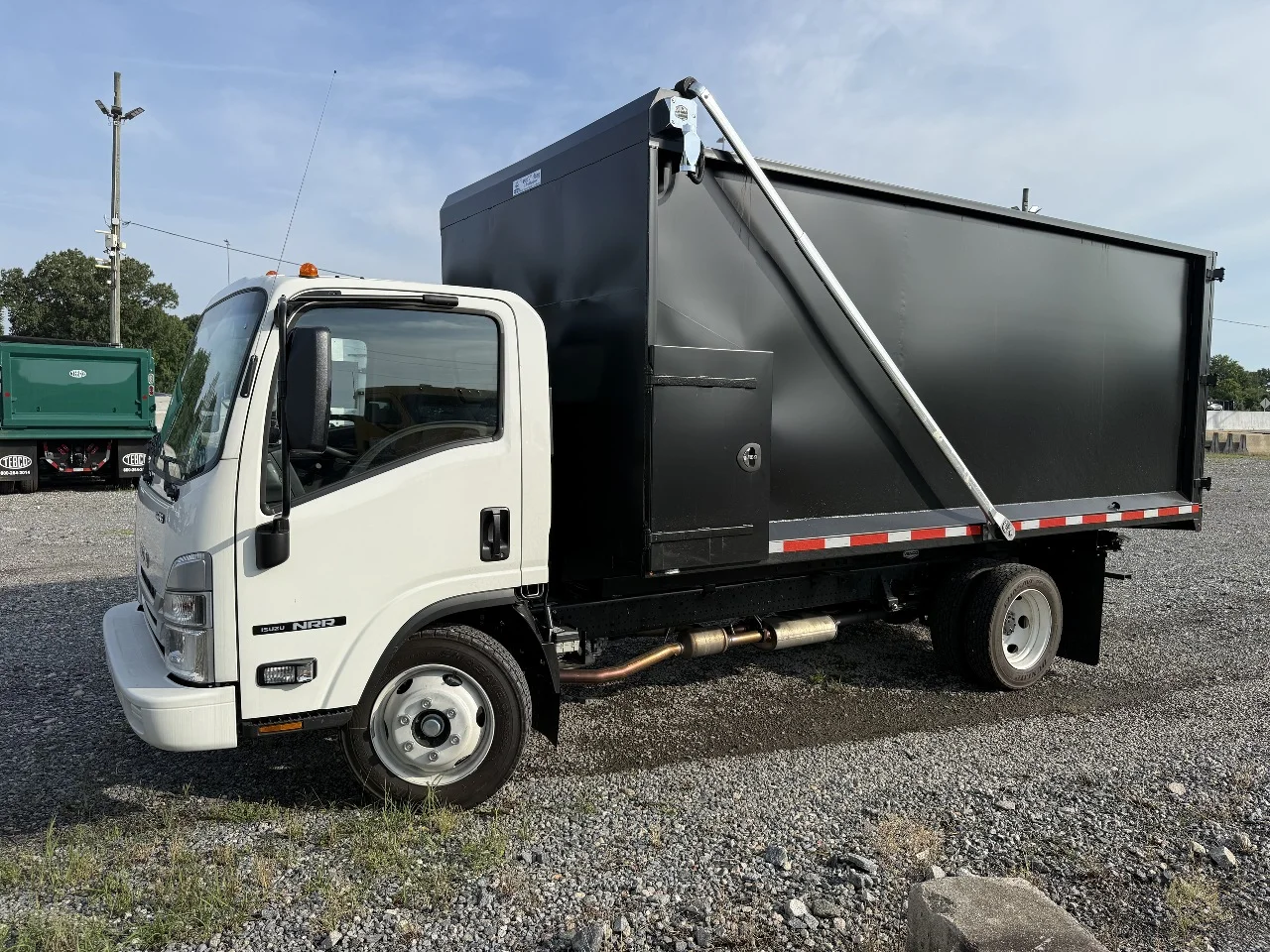 2026 Isuzu NRR in Norfolk, VA — photo 2