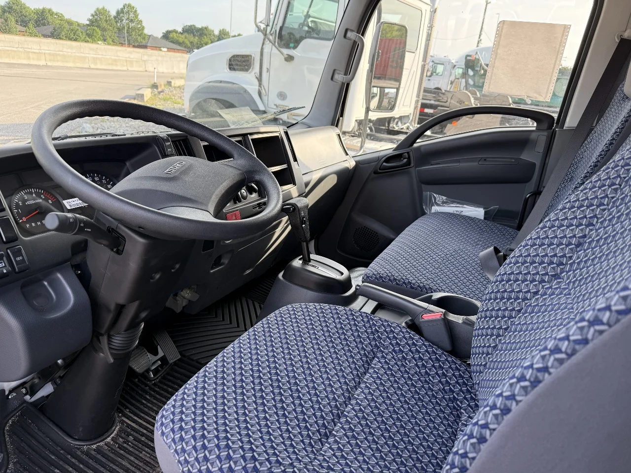 2026 Isuzu NRR in Norfolk, VA — photo 15