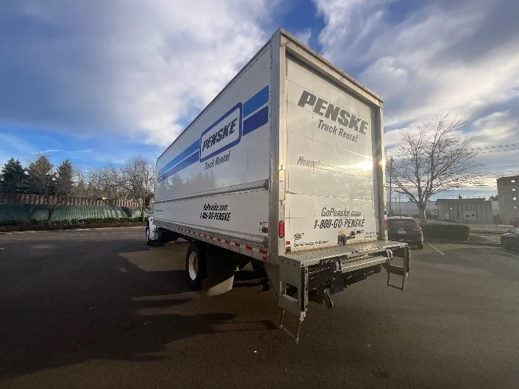 2022 Freightliner M2 106 in Clackamas, OR — photo 6