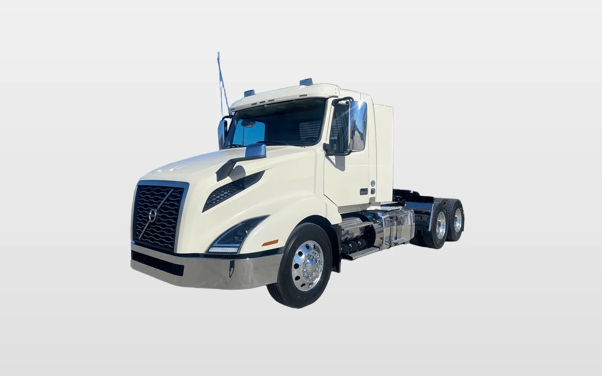 2021 Volvo - image 1