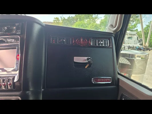 2022 Kenworth W900 in Nashville, TN — photo 16