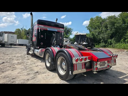 2022 Kenworth W900 in Nashville, TN — photo 10
