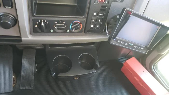 2020 Peterbilt 337 - image 15