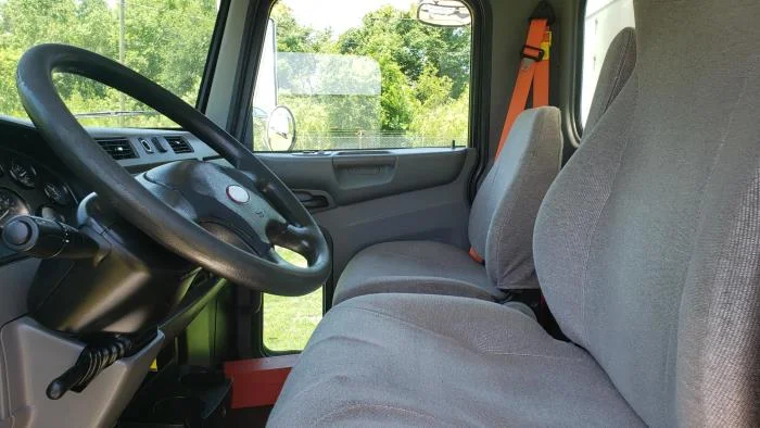 2020 Peterbilt 337 - image 11