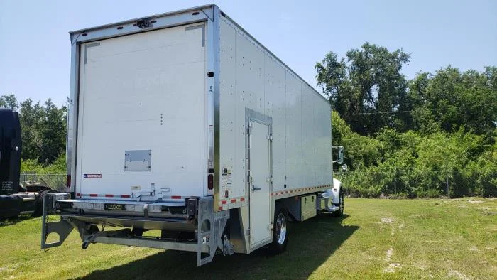 2020 Peterbilt 337 - image 6