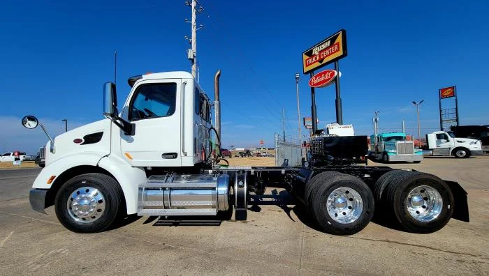 2021 Peterbilt 579 - image 5