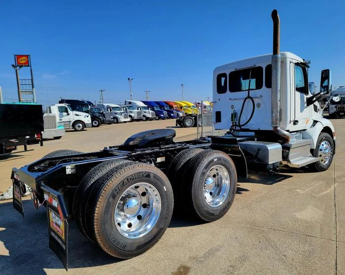 2021 Peterbilt 579 - image 6