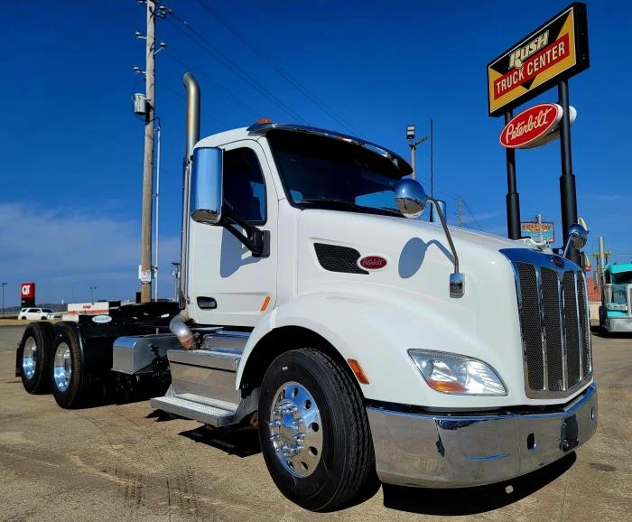 2021 Peterbilt 579 - image 3