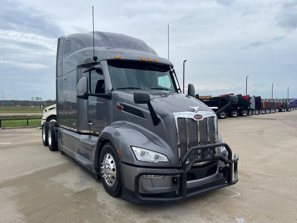 2023 Peterbilt 579 in Springfield, MO — photo 7