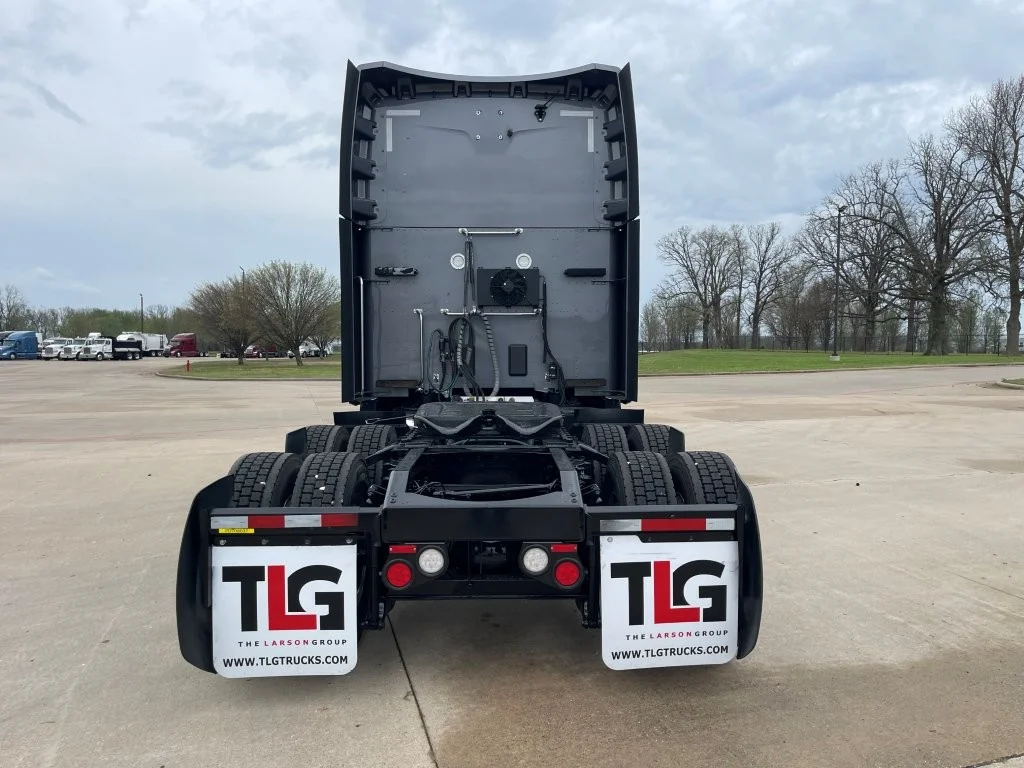 2023 Peterbilt 579 in Springfield, MO — photo 4