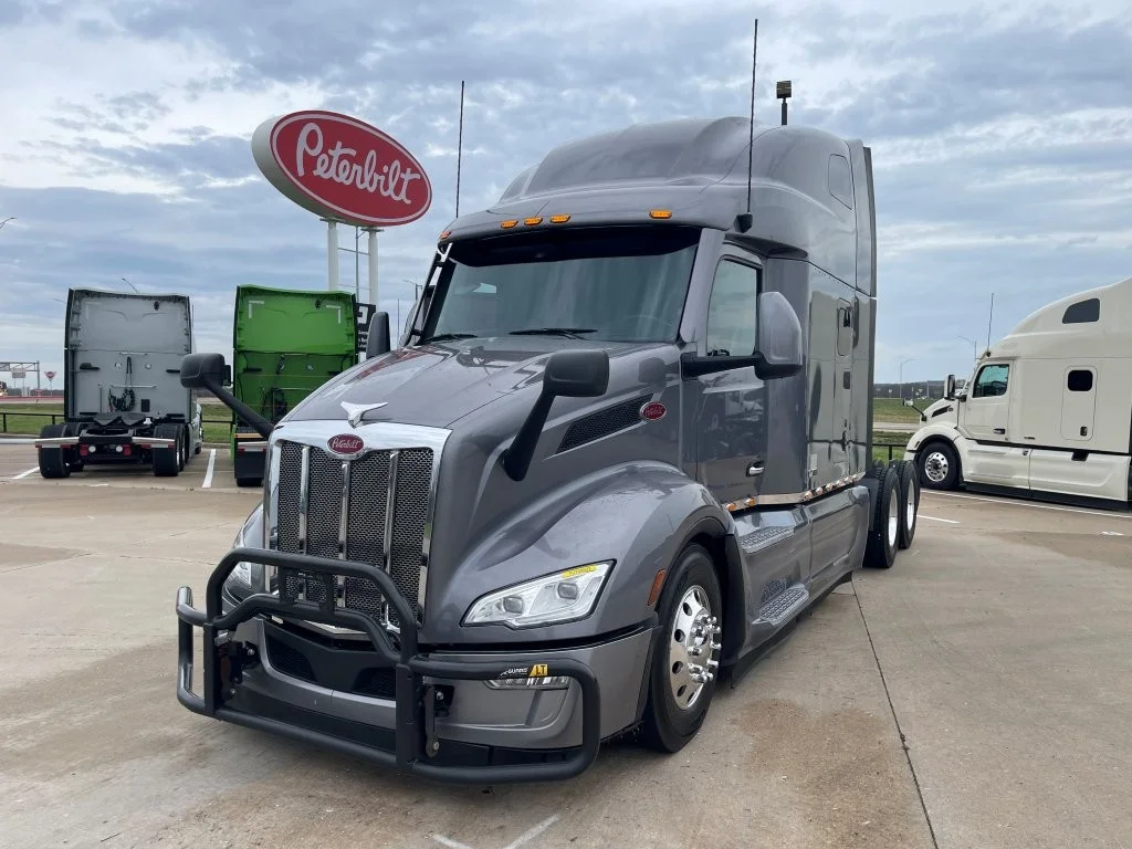 2023 Peterbilt 579 in Springfield, MO