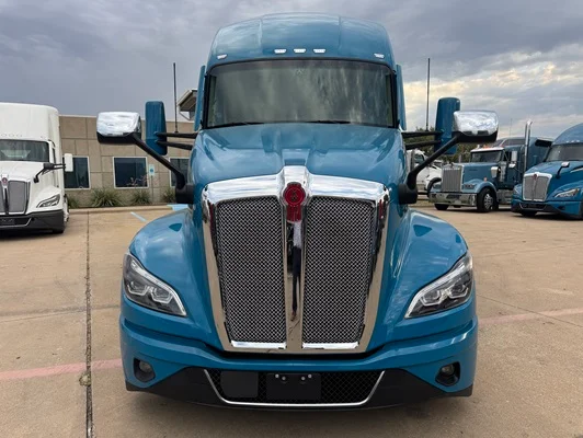 2024 Kenworth T680 in Dallas, TX — photo 14