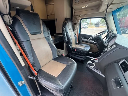 2024 Kenworth T680 in Dallas, TX — photo 24