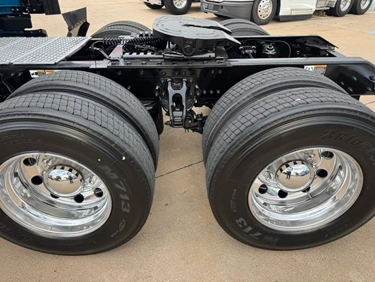 2024 Kenworth T680 in Dallas, TX — photo 17