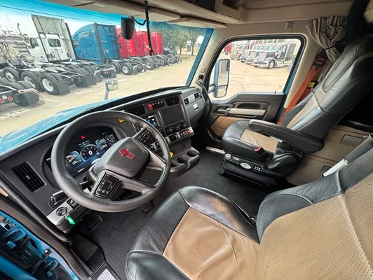 2024 Kenworth T680 in Dallas, TX — photo 23