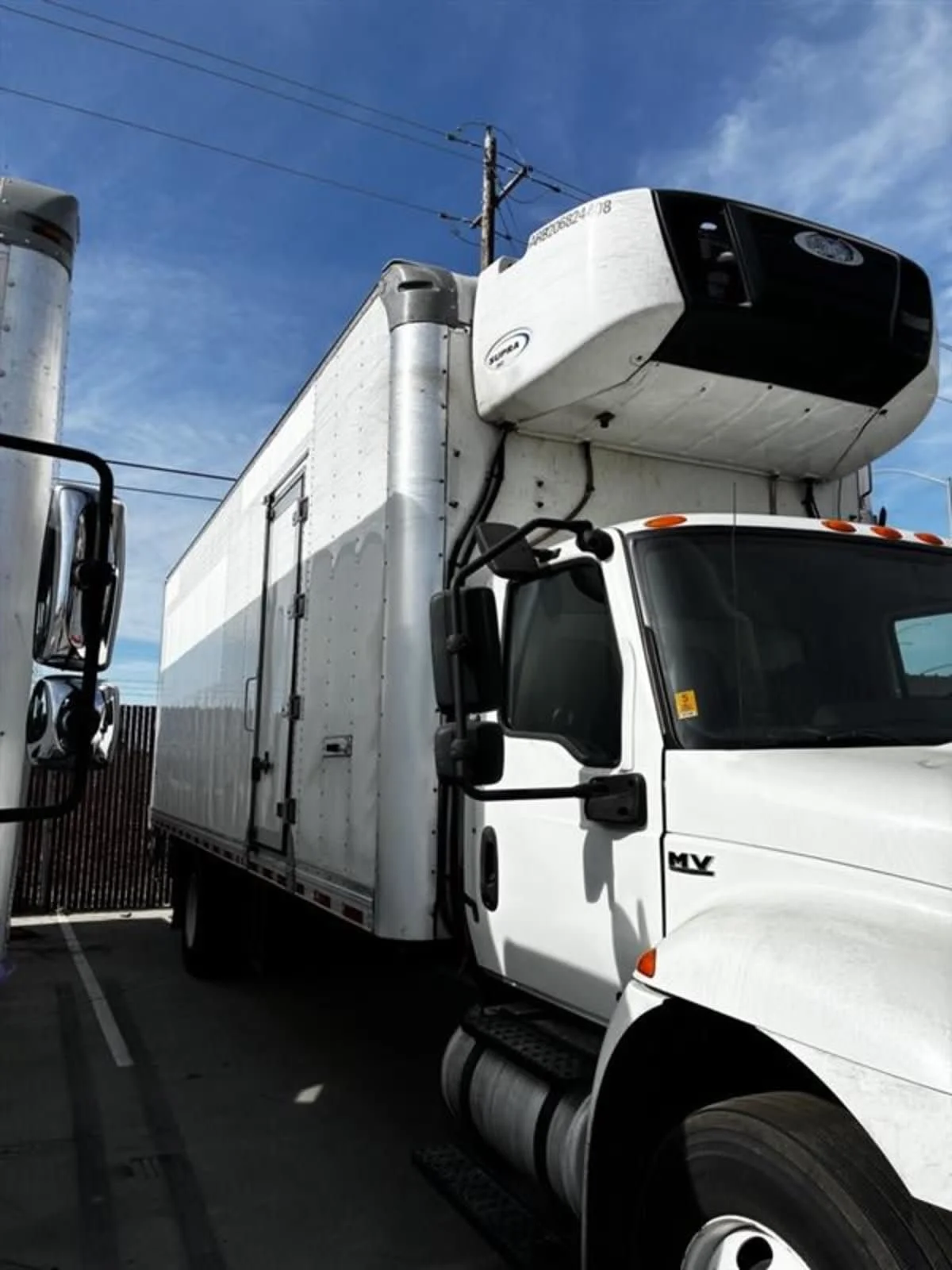 2020 International MV - image 3