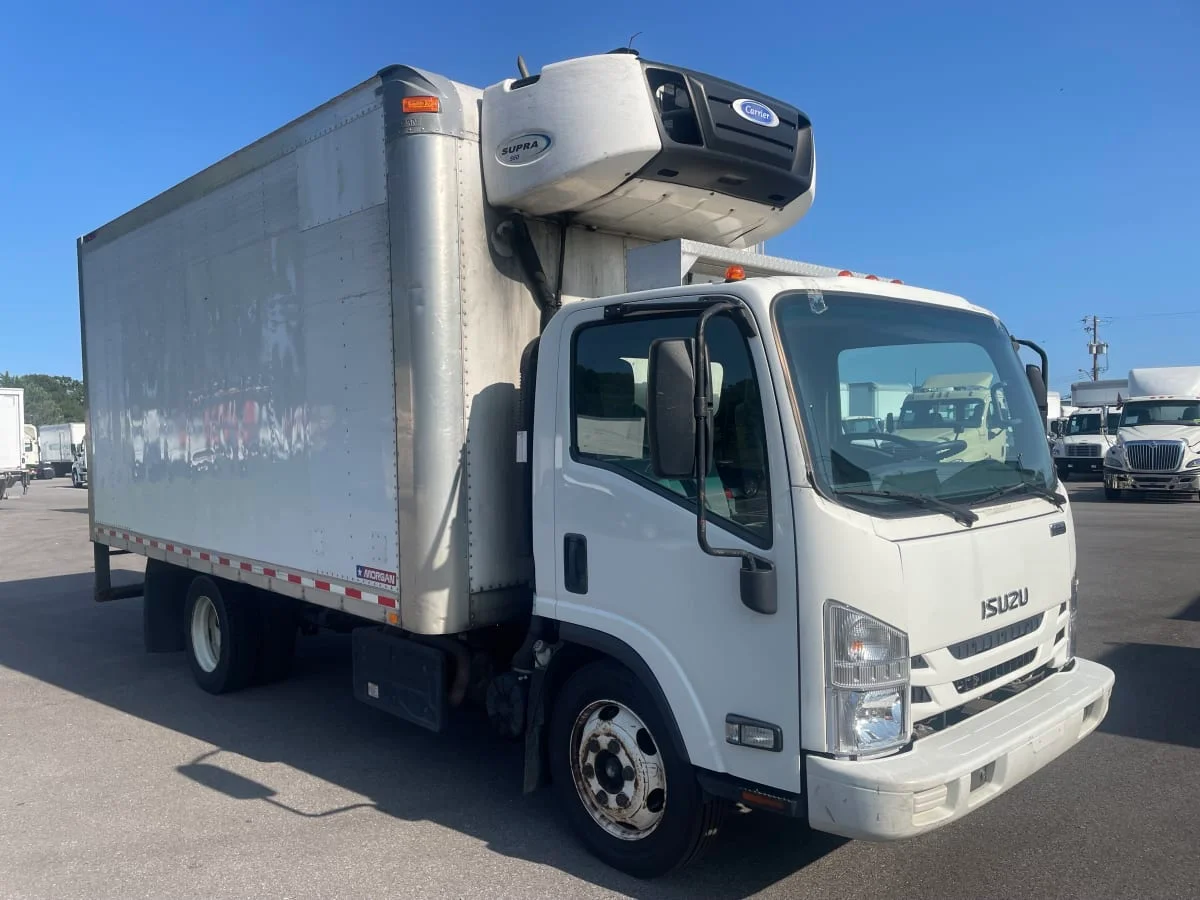 2018 Isuzu NPR - image 3