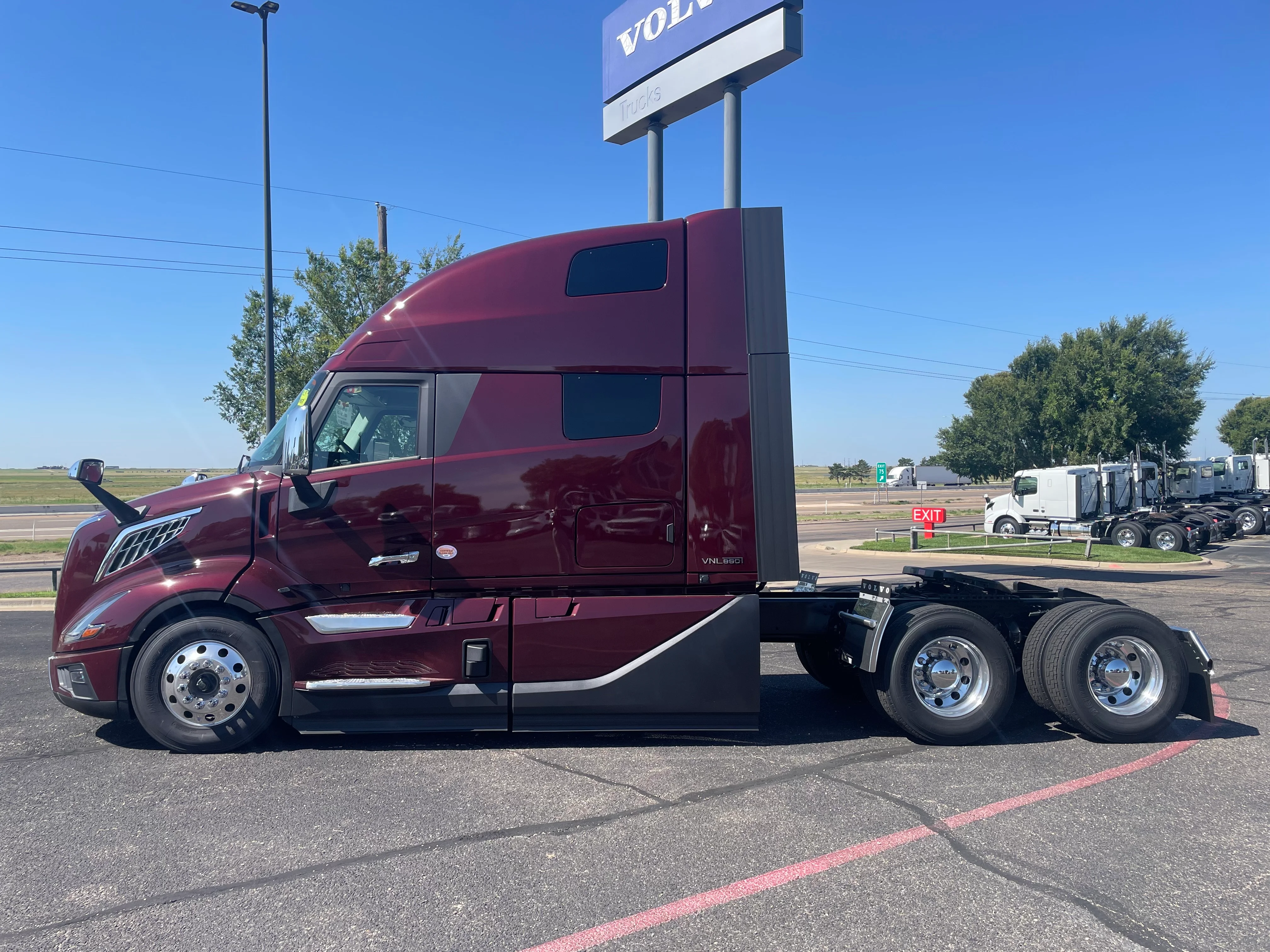 2026 Volvo VNL 860 in Amarillo, TX — photo 5