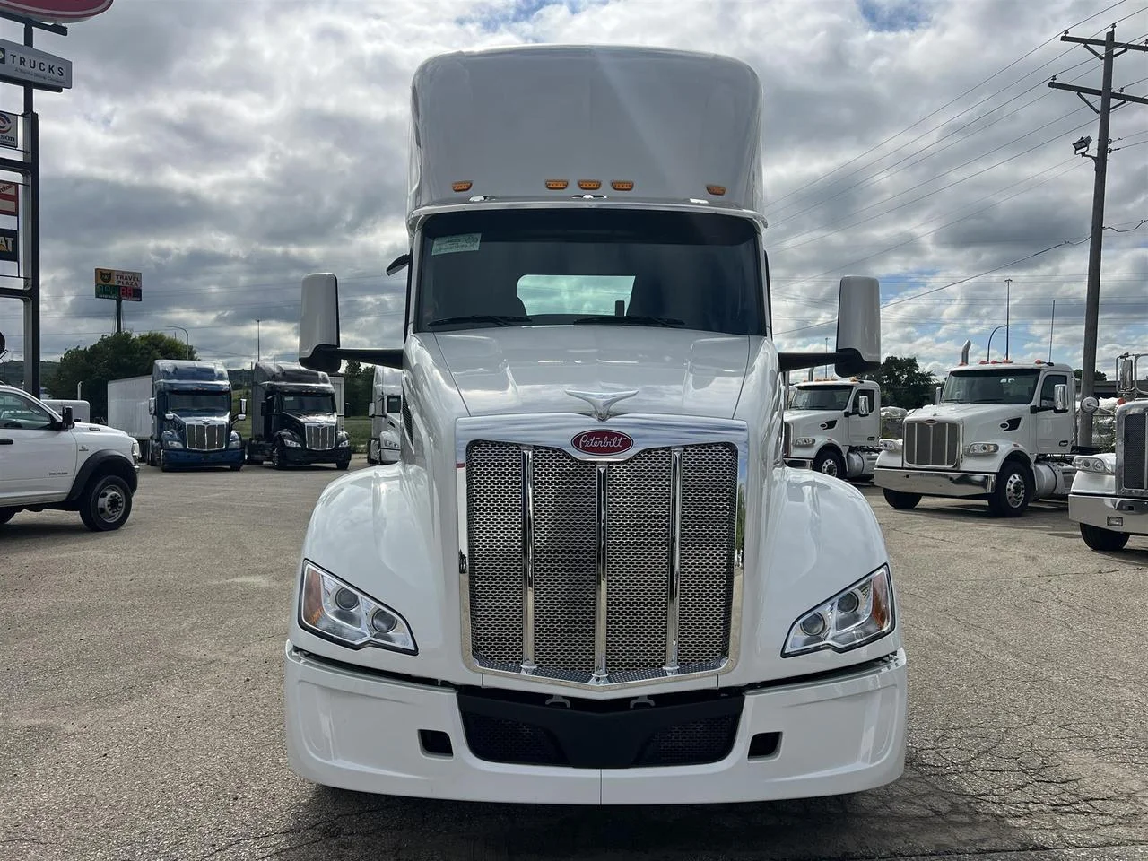 2027 Peterbilt 579