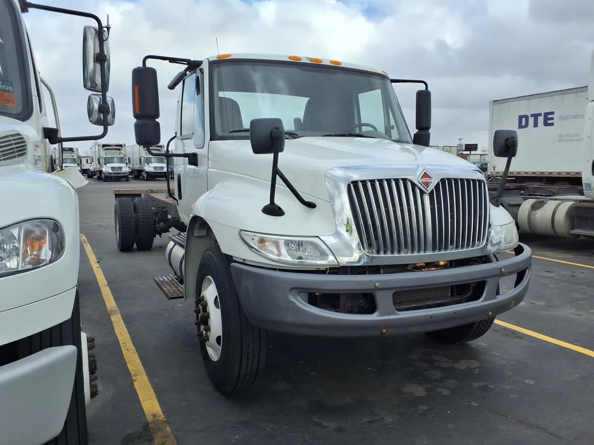 2019 International 4300 in Taylor, MI — photo 3