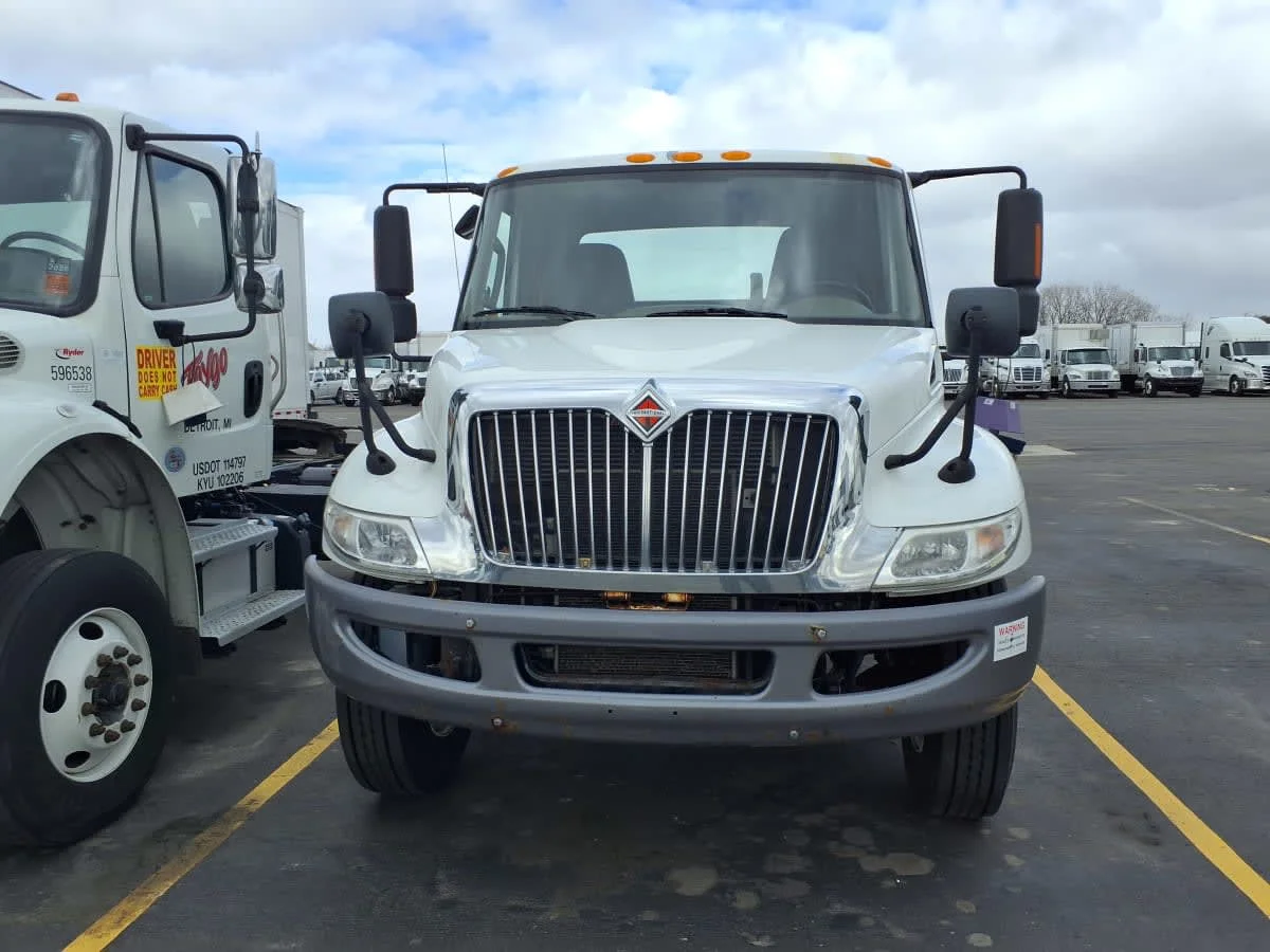 2019 International 4300 in Taylor, MI — photo 2
