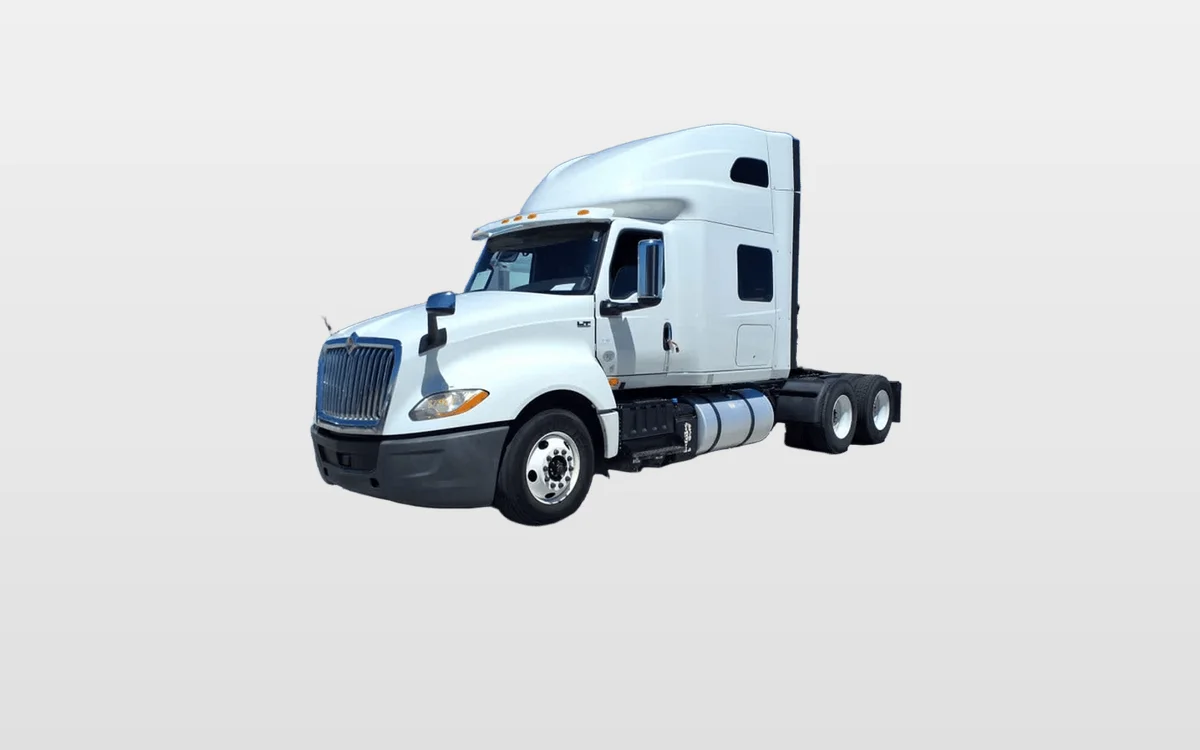 2019 International LT - image 1