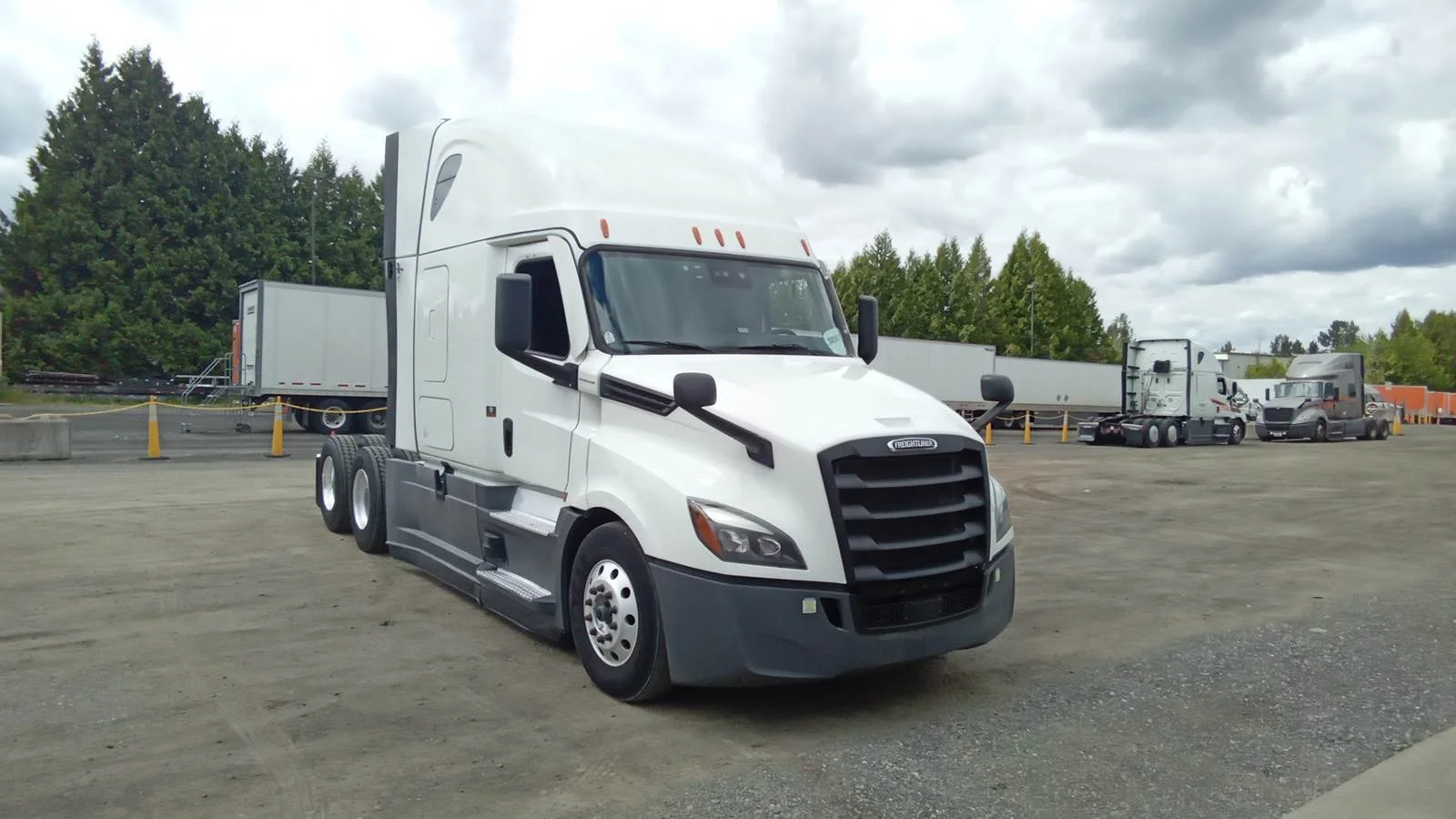 2023 Freightliner Cascadia in Portland, OR