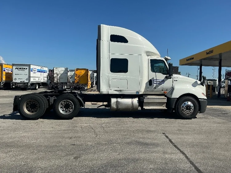2022 International LT in La Porte, IN — photo 8