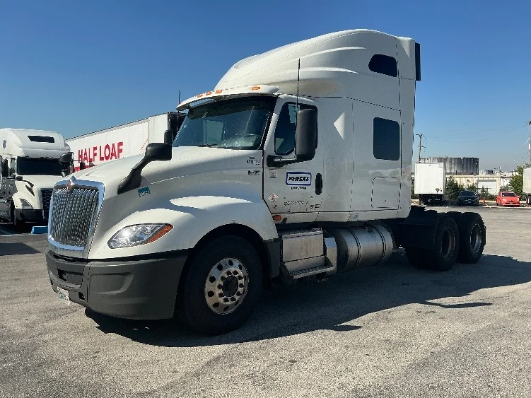2022 International LT in La Porte, IN — photo 3